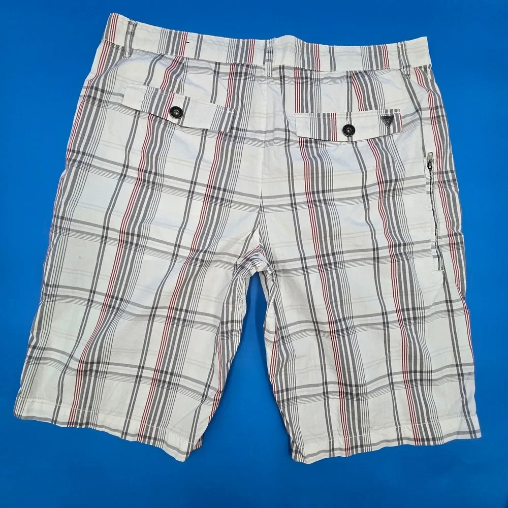 Guess Men's Plaid Flat Front Shorts White Red Grey Size 40‎ 11.5